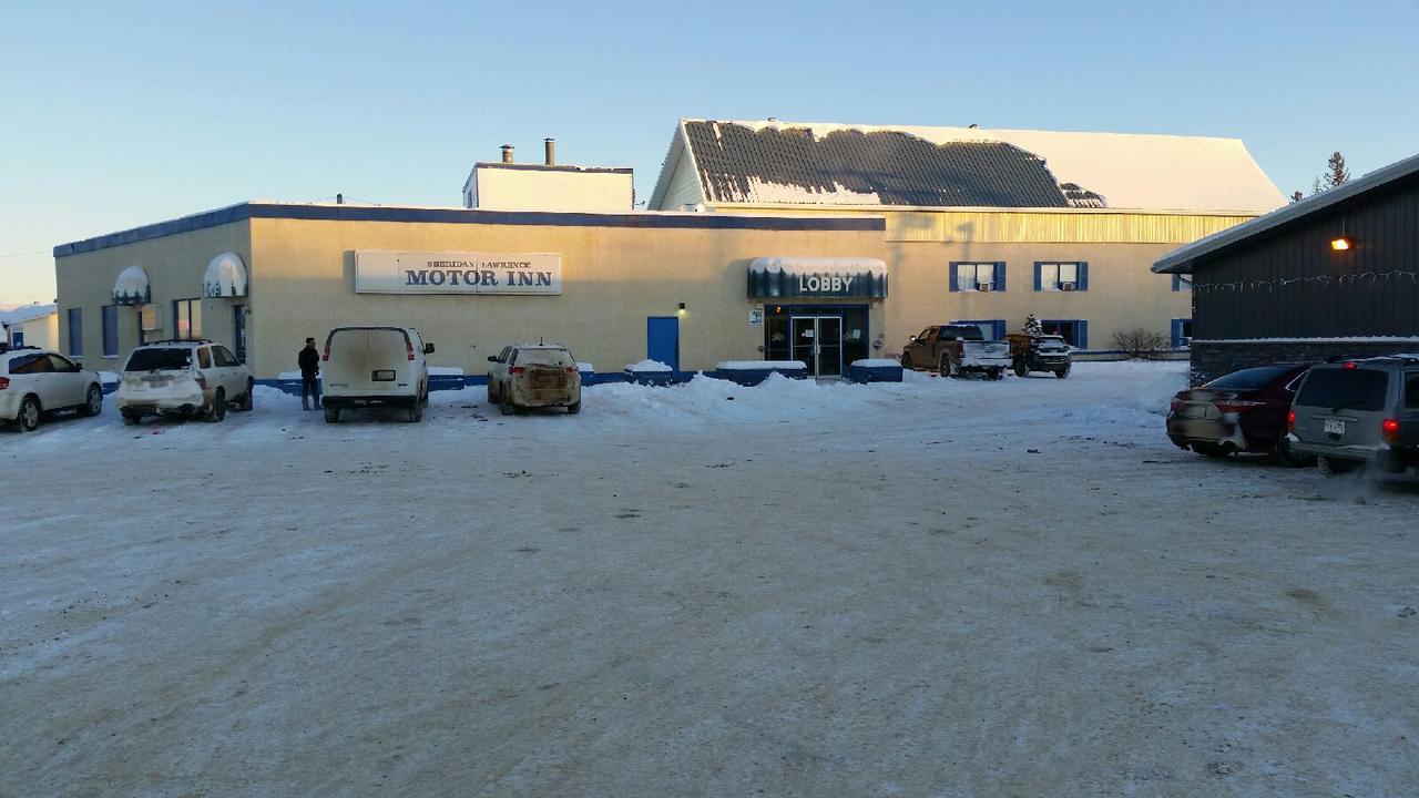 Sheridan Lawrence M Hotel Fort Vermilion Eksteriør billede